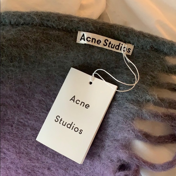 Acne Studios Kelow Ombré Fringed Felt Poncho - Picture 6 of 6